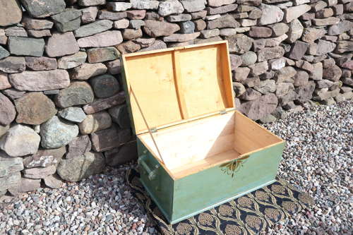 Scandinavian / Swedish 'Folk Art' marriage/bridal chest c.1935.