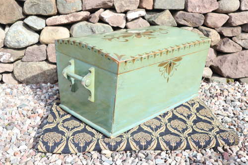 Scandinavian / Swedish 'Folk Art' marriage/bridal chest c.1935.