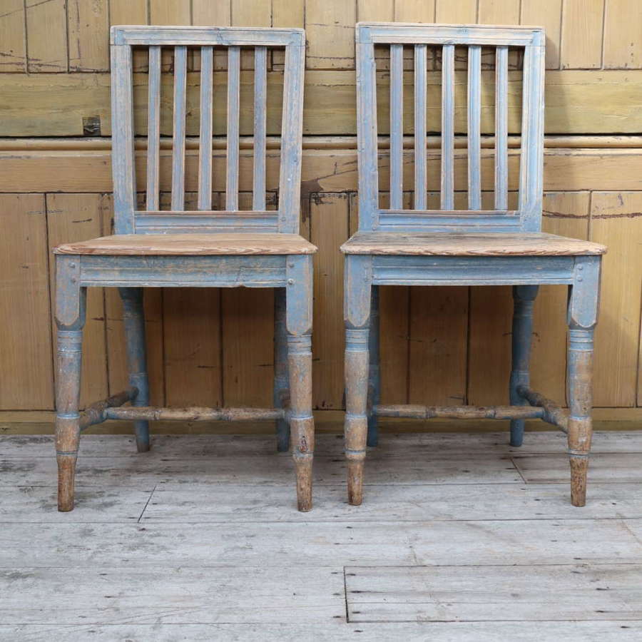 Late 18th Century Gustavian Swedish painted pair of slat-back chairs