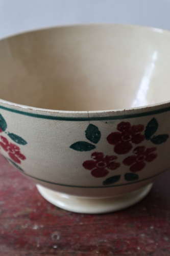 Late 19th Century Scottish large floral spongeware bowl