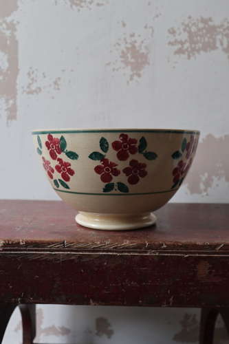 Late 19th Century Scottish large floral spongeware bowl