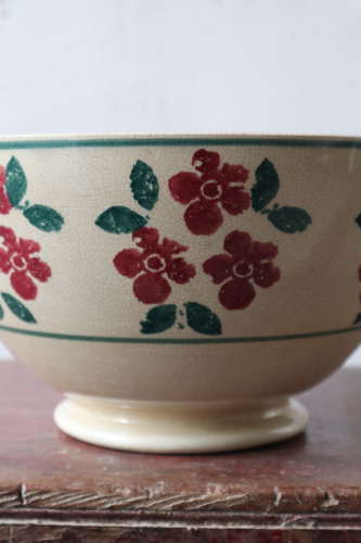 Late 19th Century Scottish large floral spongeware bowl