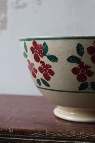 Late 19th Century Scottish large floral spongeware bowl