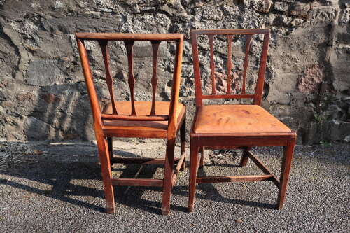 Late 18th Century Pair of Scottish vernacular Wych Elm side chairs c.1780-1820
