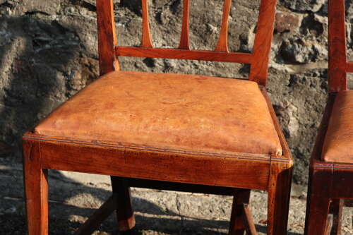 Late 18th Century Pair of Scottish vernacular Wych Elm side chairs c.1780-1820