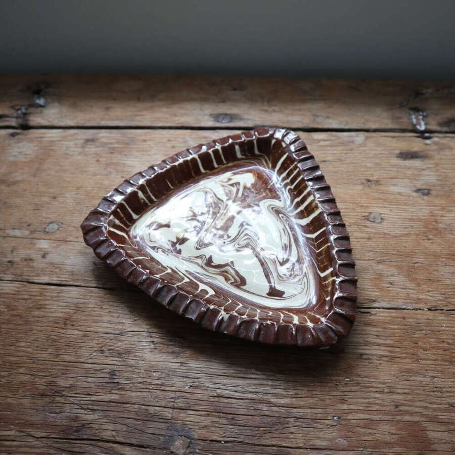 Late 19th Century Scottish Seaton Agateware triangular dish