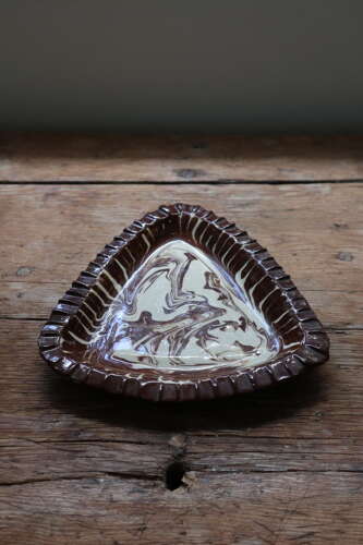 Late 19th Century Scottish Seaton Agateware triangular dish