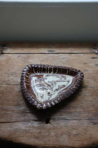 Late 19th Century Scottish Seaton Agateware triangular dish