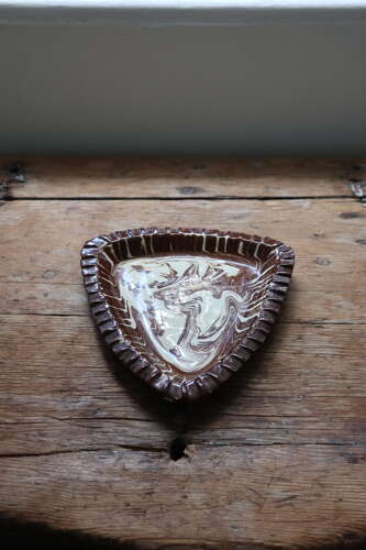 Late 19th Century Scottish Seaton Agateware triangular dish