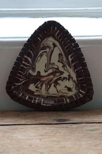 Late 19th Century Scottish Seaton Agateware triangular dish