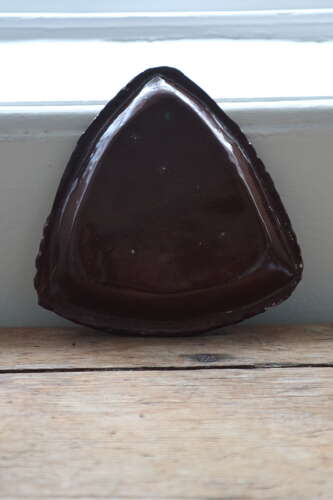 Late 19th Century Scottish Seaton Agateware triangular dish