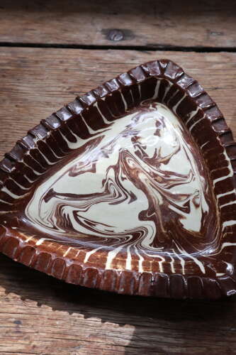Late 19th Century Scottish Seaton Agateware triangular dish