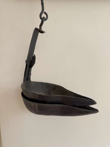 Late 19th Century Scottish vernacular cruisie oil lamp mid-sized