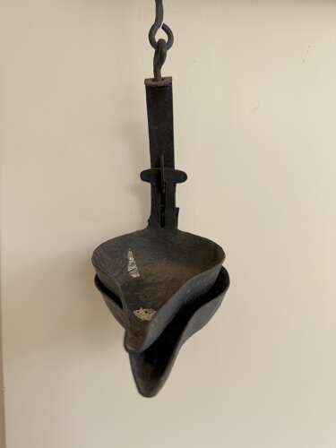 Late 19th Century Scottish vernacular cruisie oil lamp mid-sized