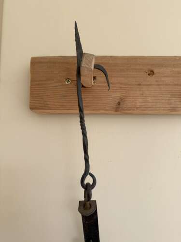 Late 19th Century Scottish vernacular cruisie oil lamp mid-sized