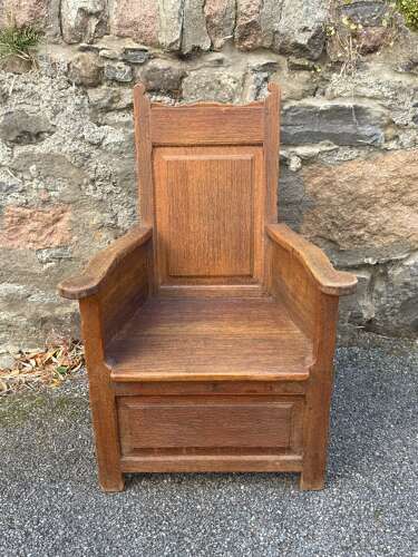 Early 19th Century Welsh vernacular oak panelled lambing armchair