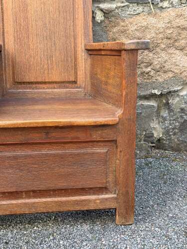 Early 19th Century Welsh vernacular oak panelled lambing armchair